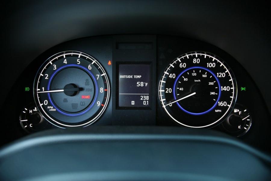  Infiniti G37 IPL Coupe 2011 года  (фото 26 из 51)